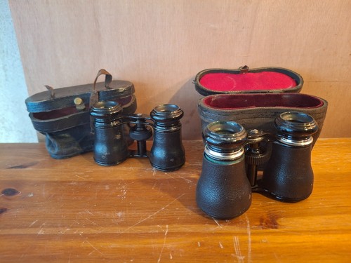 Paires jumelle de theatre - paires,